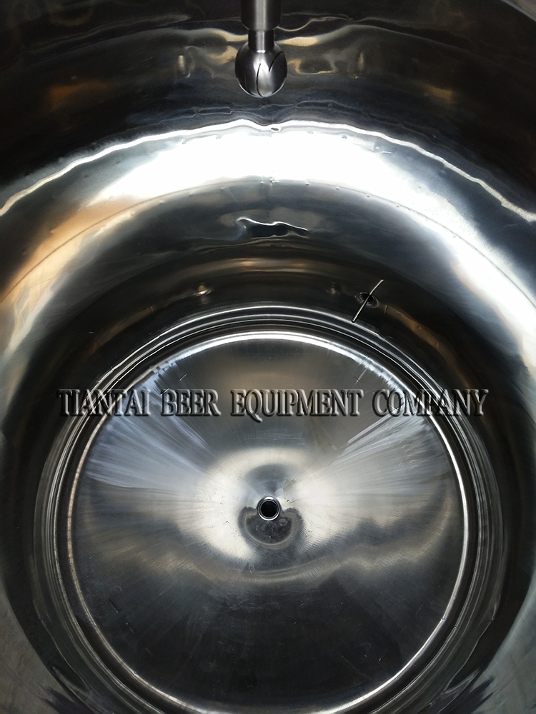 Mirror inside of brite beer tank and fe